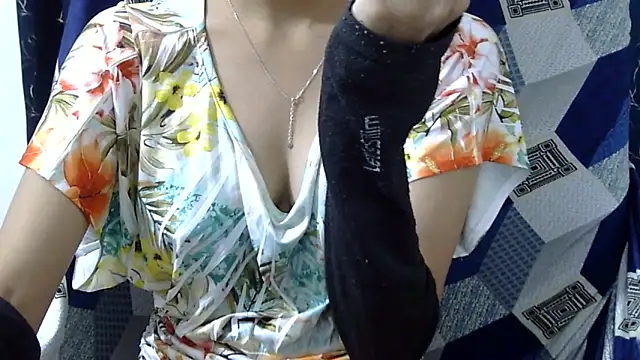 Riva arora01 online show from May 2026 12:56:01 PM