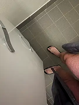 Snapshot of NuclearValue40 chatting on February 2026 07:10:01 PM NuclearValue40 online show from February 2026 07:10:01 PM