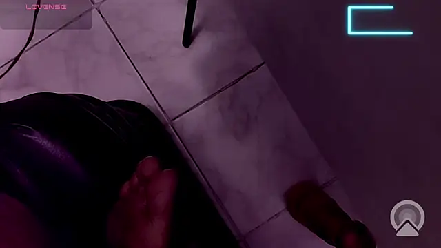 Snapshot of royeoy22 chatting on December 2025 11:59:01 AM royeoy22 online show from December 2025 11:59:01 AM