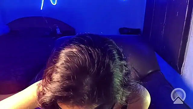 Snapshot of royeoy22 chatting on December 2025 01:42:01 PM royeoy22 online show from December 2025 01:42:01 PM