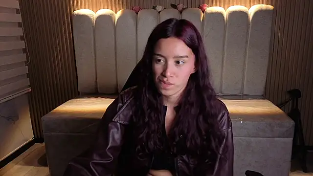  Mia Evans 1 online show from July 2026 07:49:02 PM