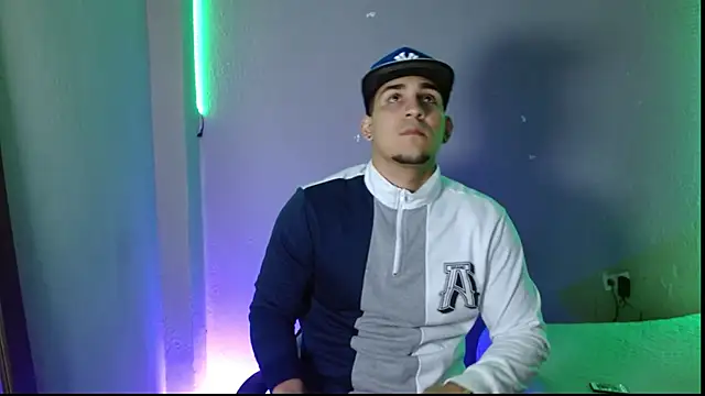 massimo vidal  online show from November 2025 02:37:02 AM