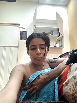 SaraBust online show from September 2025 01:41:02 AM