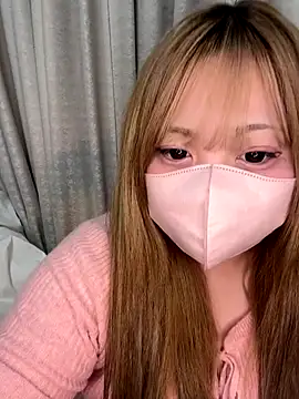 Chua-chan online show from October 2025 05:01:01 PM