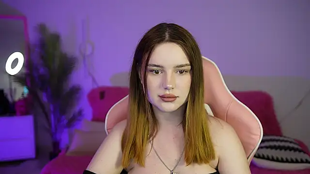 MilanaMoons online show from September 2025 12:38:02 PM