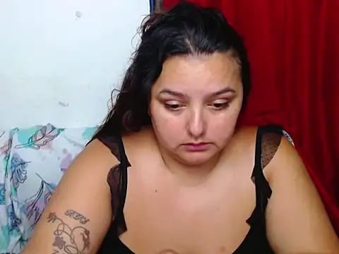 Snapshot of KeilyHall chatting on October 2025 04:15:02 AM KeilyHall online show from October 2025 04:15:02 AM