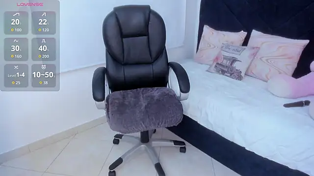 kate lua online show from December 2025 12:03:02 PM