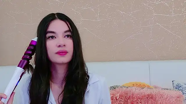 Snapshot of MiaDunoff chatting on March 2026 09:37:02 PM MiaDunoff online show from March 2026 09:37:02 PM