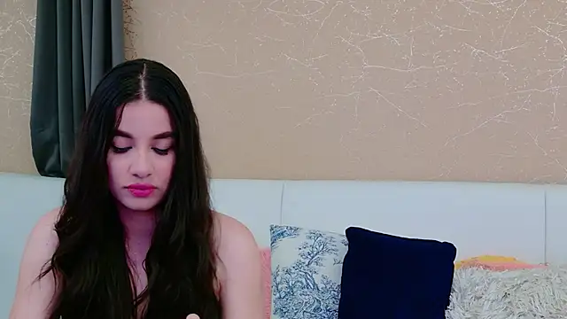 Snapshot of MiaDunoff chatting on April 2026 10:29:01 PM MiaDunoff online show from April 2026 10:29:01 PM