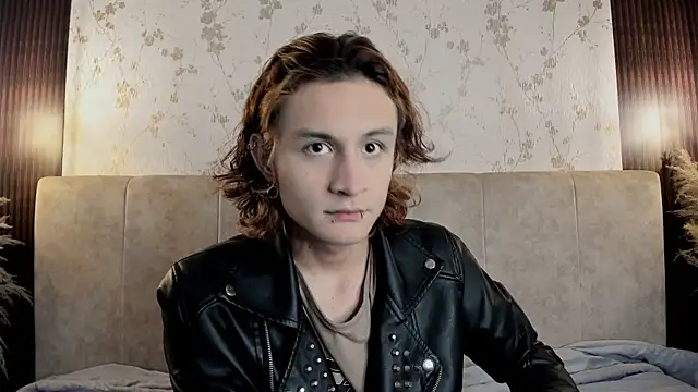 Snapshot of DarcyCullen chatting on September 2025 11:54:01 AM DarcyCullen online show from September 2025 11:54:01 AM