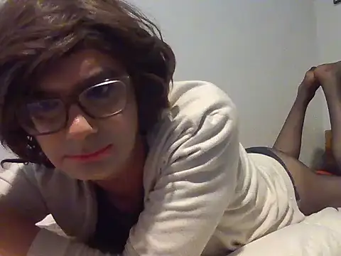 Snapshot of Nady79xxx chatting on November 2025 09:32:01 PM Nady79xxx online show from November 2025 09:32:01 PM