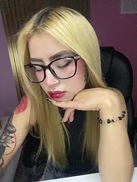 Snapshot of PrettyAshley_ chatting on July 2026 02:32:01 PM PrettyAshley online show from July 2026 02:32:01 PM