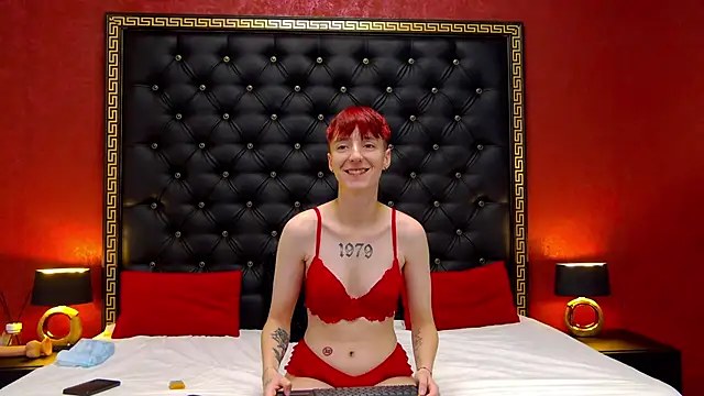 Luna Devil  online show from October 2025 05:37:02 PM