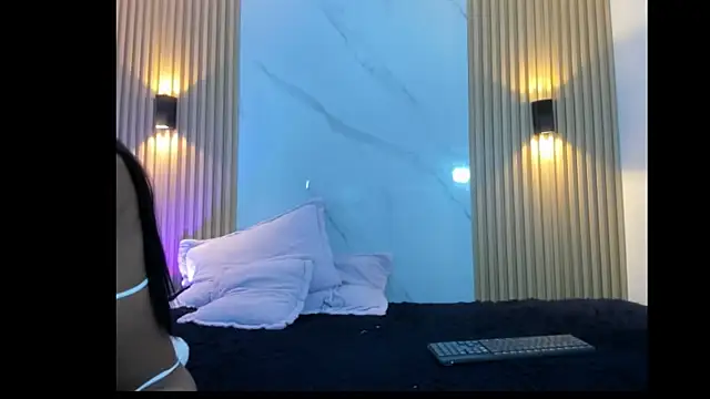 Valentinaliux  online show from October 2025 09:26:02 PM