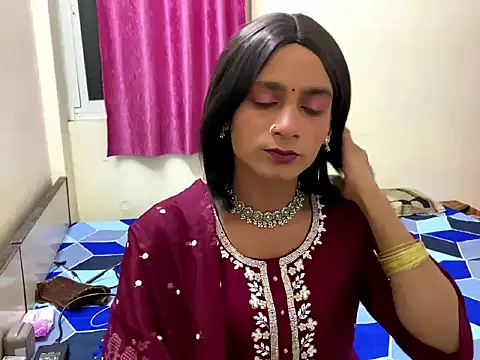 LuvLayla online show from October 2025 12:14:01 AM