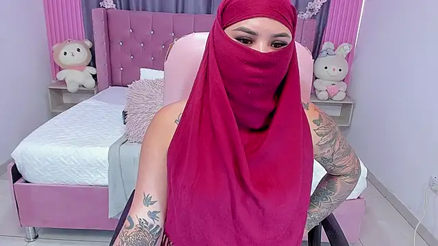 Nayla-Mouna online show from September 2025 07:48:01 PM