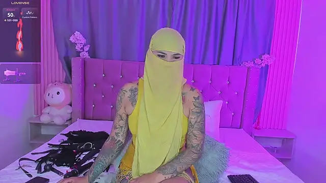 Snapshot of Nayla-Mouna chatting on April 2026 09:15:01 PM Nayla-Mouna online show from April 2026 09:15:01 PM