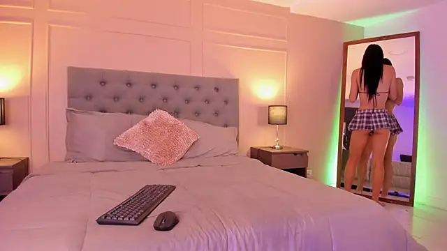 ALICESANDOVAL online show from September 2025 11:54:02 AM