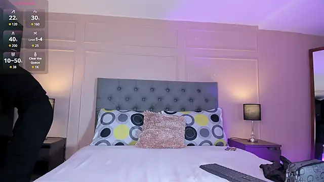 ALICESANDOVAL online show from December 2025 11:41:02 AM