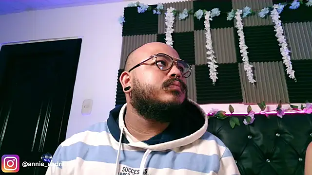  leda swan  online show from March 2026 11:00:01 AM