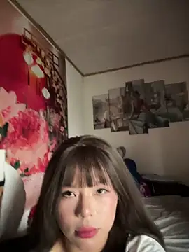 Snapshot of SarahBeii chatting on September 2025 04:45:01 AM SarahBeii online show from September 2025 04:45:01 AM