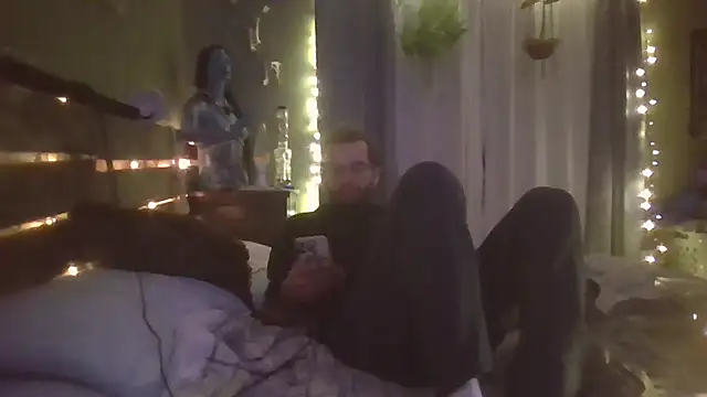 hungspundick1 online show from December 2025 01:57:01 AM