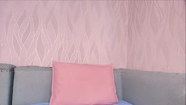 mia scot online show from October 2025 01:42:02 PM