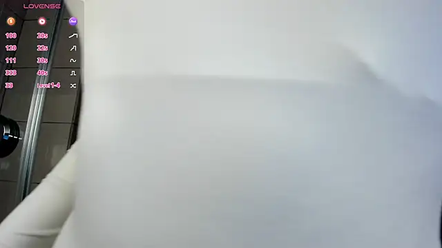 Lina Glow online show from April 2026 07:05:01 AM