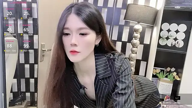 Snapshot of Yueyue-MM chatting on November 2025 02:03:01 AM Yueyue-MM online show from November 2025 02:03:01 AM