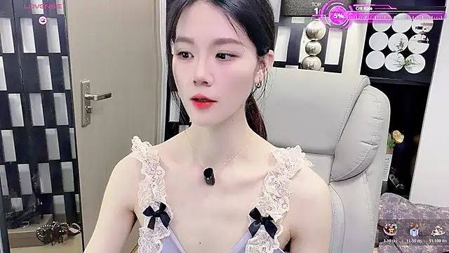 Snapshot of Yueyue-MM chatting on June 2026 01:34:01 AM Yueyue-MM online show from June 2026 01:34:01 AM