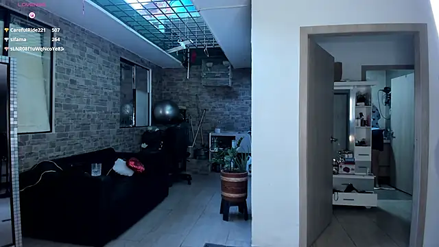 Snapshot of _SARAI_DUPONT chatting on April 2026 11:15:01 AM SARAI DUPONT online show from April 2026 11:15:01 AM