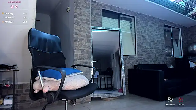 Snapshot of _SARAI_DUPONT chatting on April 2026 10:12:02 PM SARAI DUPONT online show from April 2026 10:12:02 PM