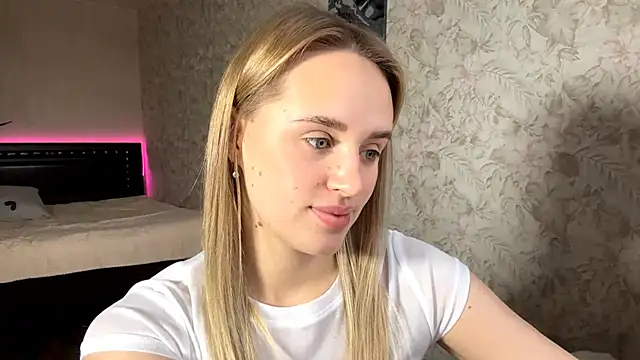 ElisabetLorney online show from November 2025 08:03:02 AM