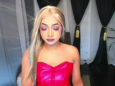 Snapshot of WenceSmith chatting on October 2025 12:02:01 PM WenceSmith online show from October 2025 12:02:01 PM