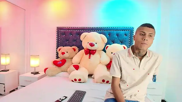 Damian and roxanne online show from October 2025 12:36:01 PM