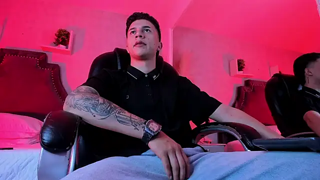 liaamsmiith  online show from January 2026 12:42:01 PM