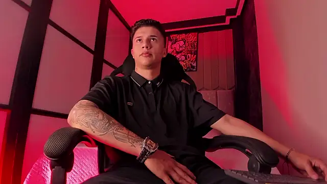 liaamsmiith  online show from March 2026 12:54:01 PM