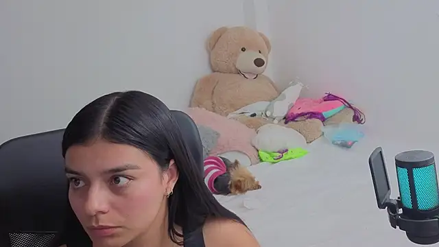 Snapshot of valerihouse chatting on March 2026 01:56:02 AM valerihouse online show from March 2026 01:56:02 AM