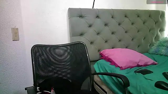 g0lden boss online show from October 2025 05:02:02 PM