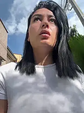 Scarlett 12 online show from September 2025 01:00:01 PM