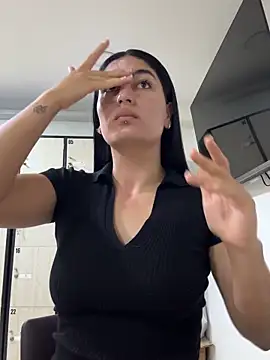 Scarlett 12 online show from September 2025 11:14:01 AM