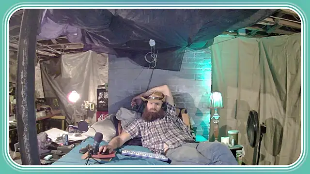 Snapshot of Cowboy815 chatting on November 2025 08:05:01 PM Cowboy815 online show from November 2025 08:05:01 PM