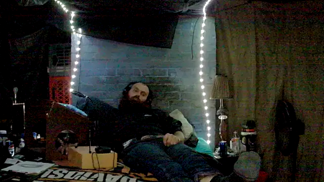 Snapshot of Cowboy815 chatting on November 2025 05:52:01 AM Cowboy815 online show from November 2025 05:52:01 AM