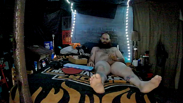 Snapshot of Cowboy815 chatting on November 2025 06:15:01 AM Cowboy815 online show from November 2025 06:15:01 AM