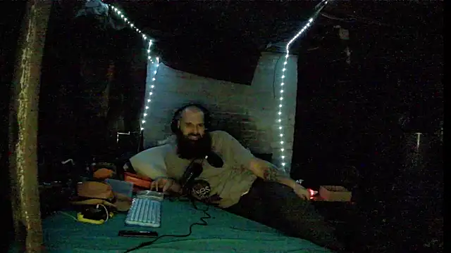 Snapshot of Cowboy815 chatting on December 2025 05:37:01 AM Cowboy815 online show from December 2025 05:37:01 AM