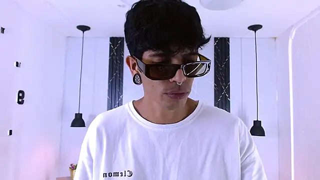 Franvill Trato online show from March 2026 07:21:02 PM