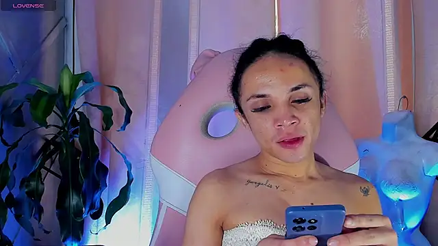 Snapshot of Cristal_Gem1 chatting on June 2026 07:51:02 PM Cristal Gem1 online show from June 2026 07:51:02 PM