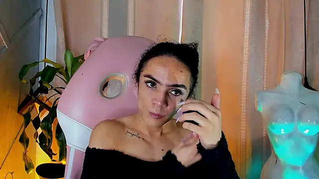 Snapshot of Cristal_Gem1 chatting on June 2026 08:58:01 PM Cristal Gem1 online show from June 2026 08:58:01 PM