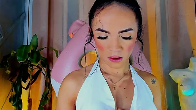 Snapshot of Cristal_Gem1 chatting on July 2026 11:02:02 AM Cristal Gem1 online show from July 2026 11:02:02 AM