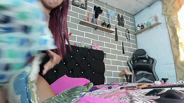 Snapshot of CharlotteBrowm chatting on October 2025 06:13:02 PM CharlotteBrowm online show from October 2025 06:13:02 PM